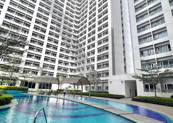 Stylish Unit With Balcony In Grace Residences